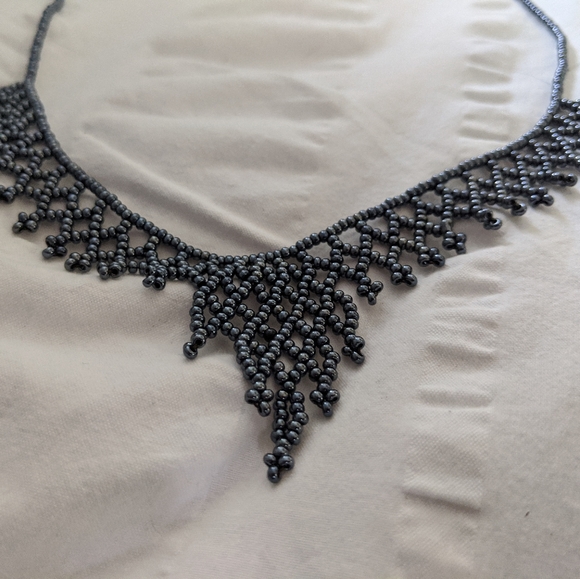 Beaded necklace - Picture 2 of 2